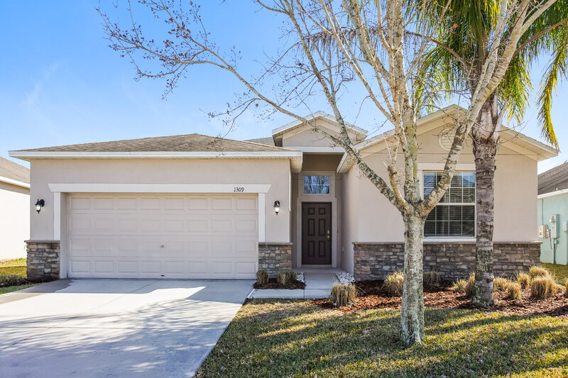 2,335/Mo, 1309 Oak Pond St Ruskin, FL 33570 External View