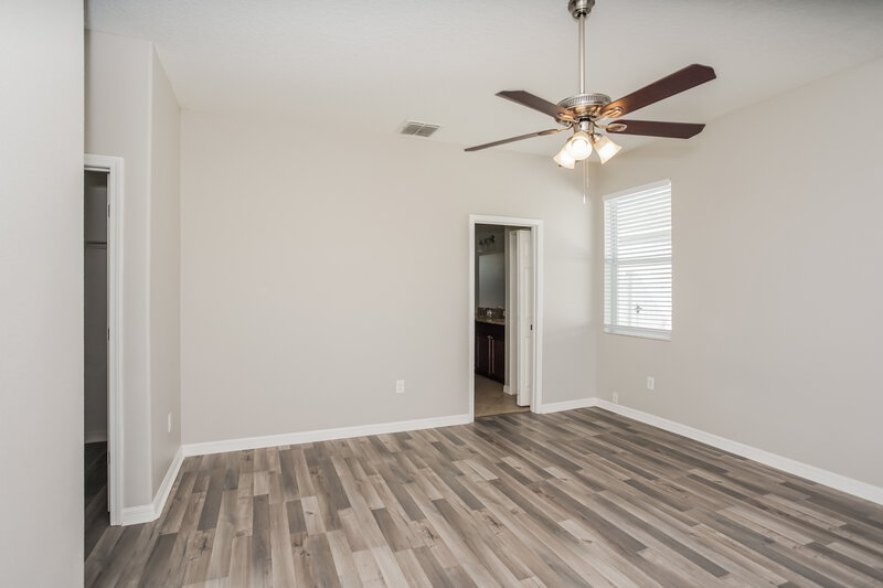 2,335/Mo, 1309 Oak Pond St Ruskin, FL 33570 Main Bedroom View 2