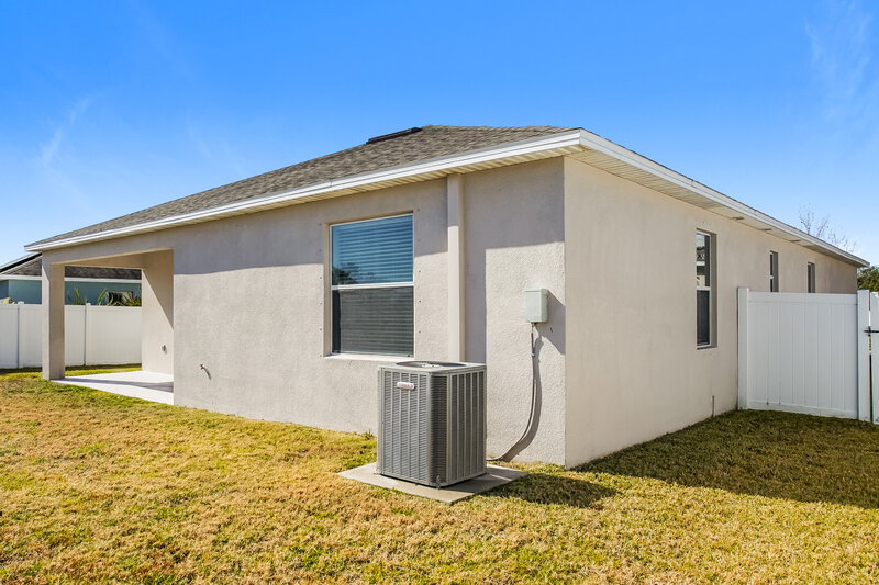 2,335/Mo, 1309 Oak Pond St Ruskin, FL 33570 Rear View 2