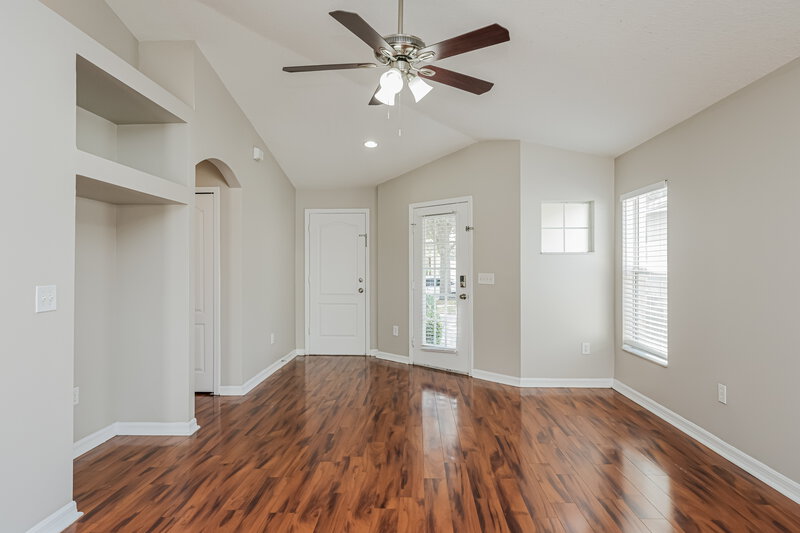 1,985/Mo, 12724 Evington Point Dr Riverview, FL 33579 Living Room View 3