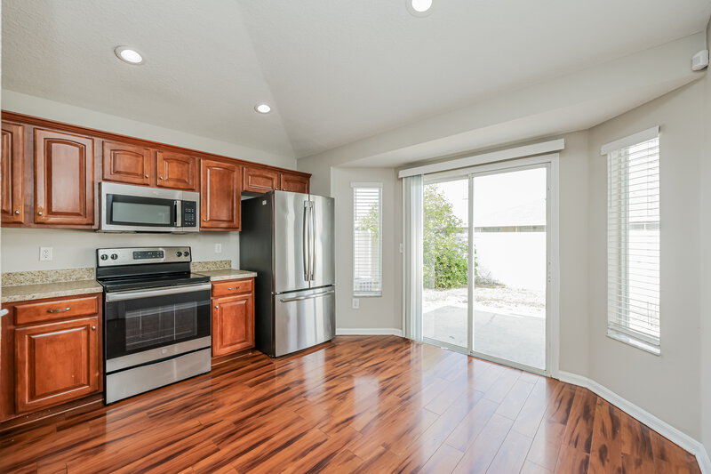 1,985/Mo, 12724 Evington Point Dr Riverview, FL 33579 Kitchen View