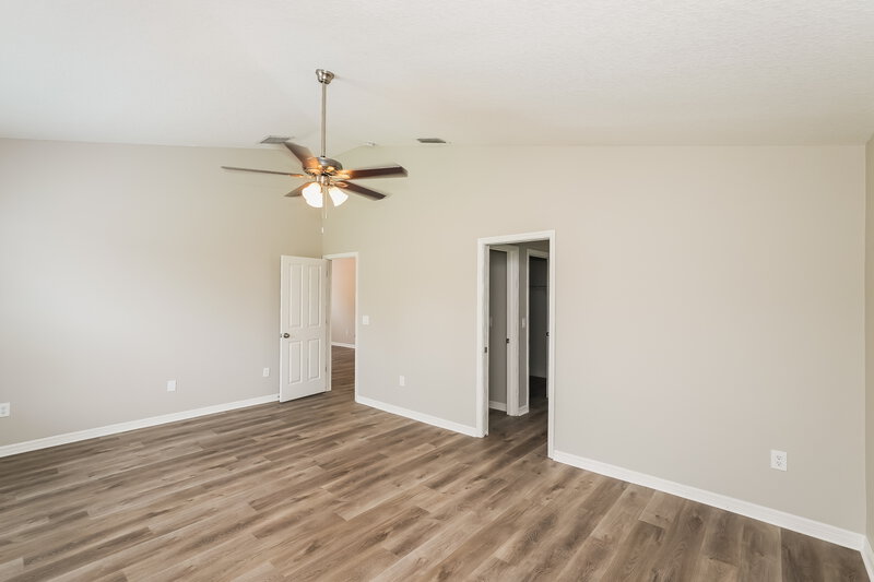 2,080/Mo, 6814 Monarch Park Dr Apollo Beach, FL 33572 Main Bedroom View