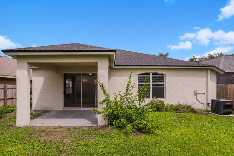 2,080/Mo, 6814 Monarch Park Dr Apollo Beach, FL 33572 Rear View