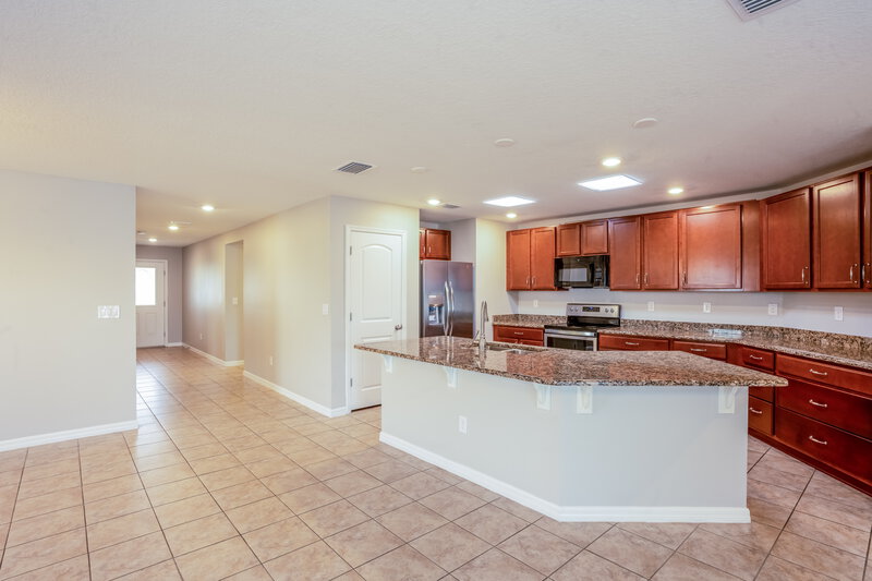 4,310/Mo, 9215 Freedom Hill Dr Seffner, FL 33584 Kitchen View 3