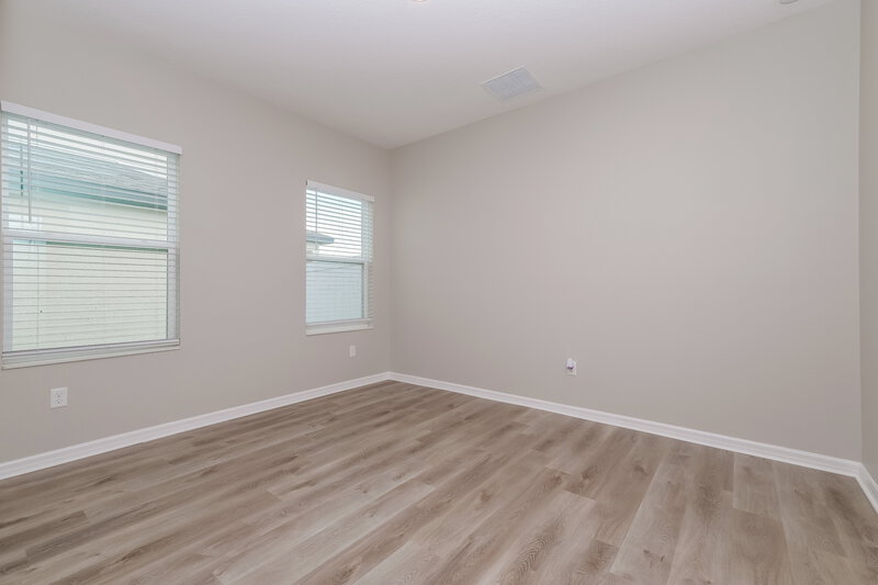 1,815/Mo, 30134 Fedora Cir Brooksville, FL 34602 Main Bedroom View