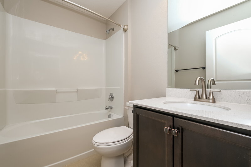 1,815/Mo, 30134 Fedora Cir Brooksville, FL 34602 Bathroom View