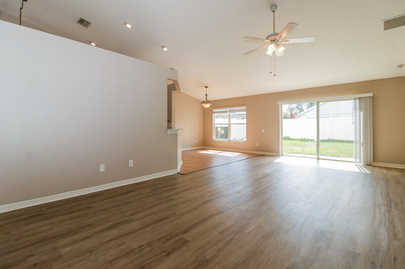 2,380/Mo, 18134 Leafwood Cir Lutz, FL 33558 Living Room View