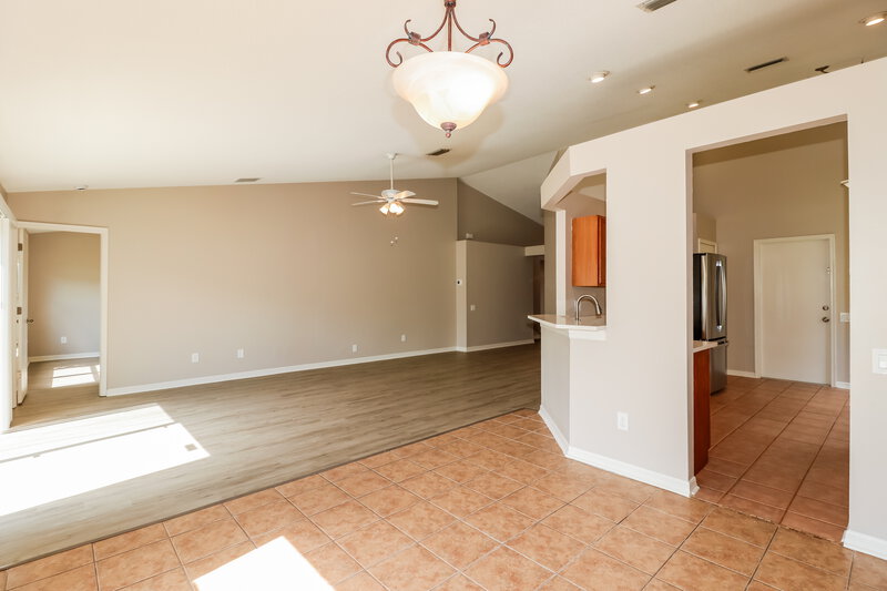 2,380/Mo, 18134 Leafwood Cir Lutz, FL 33558 Dining Room View 2