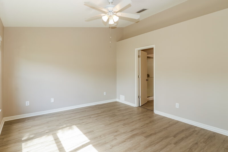 2,380/Mo, 18134 Leafwood Cir Lutz, FL 33558 Main Bedroom View