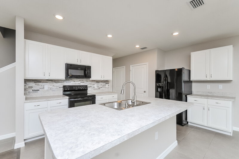 2,335/Mo, 10228 Geese Trail Cir Sun City Center, FL 33573 Kitchen View