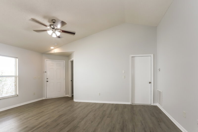 1,740/Mo, 6649 Summer Cove Dr Riverview, FL 33578 Living Room View