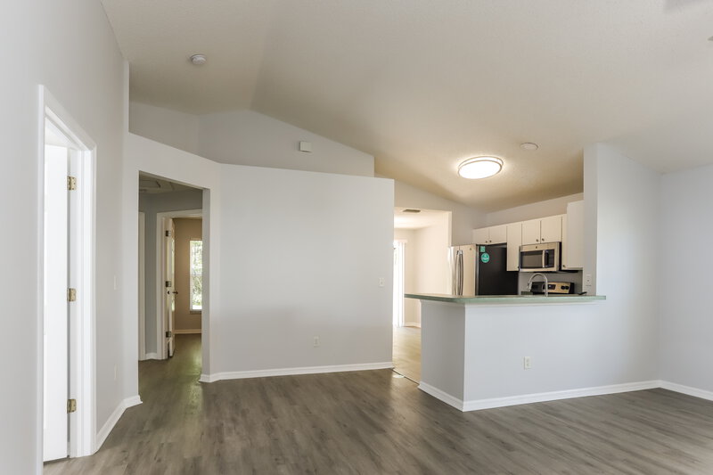 1,740/Mo, 6649 Summer Cove Dr Riverview, FL 33578 Living Room View 2