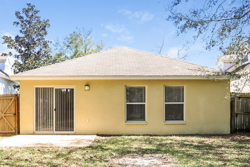 1,740/Mo, 6649 Summer Cove Dr Riverview, FL 33578 Rear View