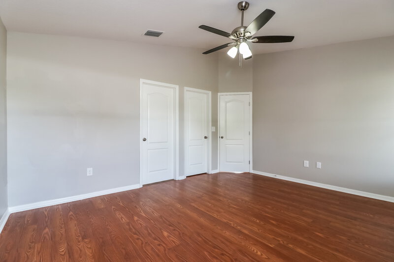 2,225/Mo, 409 Pine Pointe Ct Seffner, FL 33584 Main Bedroom View