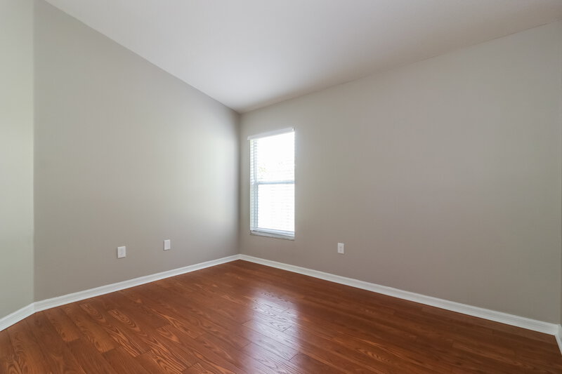 2,225/Mo, 409 Pine Pointe Ct Seffner, FL 33584 Bedroom View