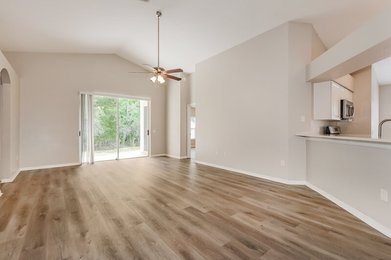2,600/Mo, 29611 Birds Eye Dr Wesley Chapel, FL 33543 Living Room View