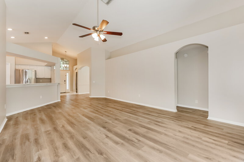 2,600/Mo, 29611 Birds Eye Dr Wesley Chapel, FL 33543 Living Room View 2