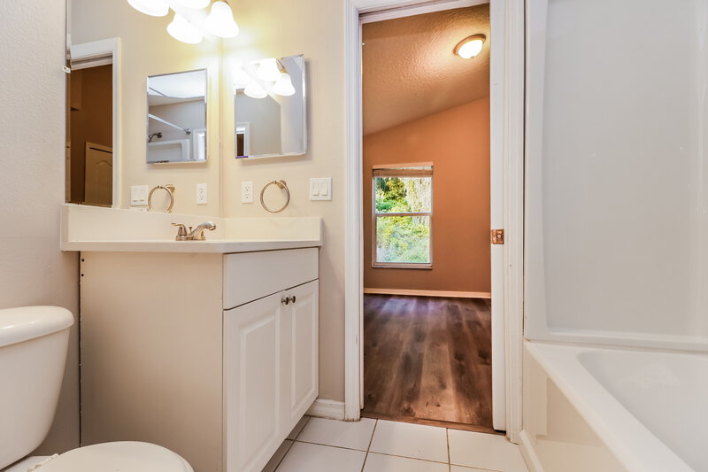 2,550/Mo, 29611 Birds Eye Dr Wesley Chapel, FL 33543 Bathroom View