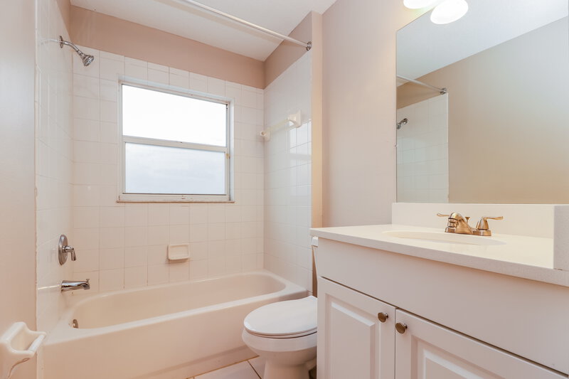 2,550/Mo, 29611 Birds Eye Dr Wesley Chapel, FL 33543 Bathroom View 2