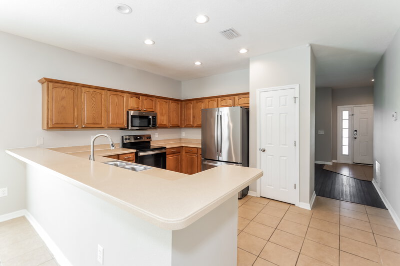 2,360/Mo, 6221 Desert Peace Ave Land O' Lakes, FL 34639 Kitchen View 2
