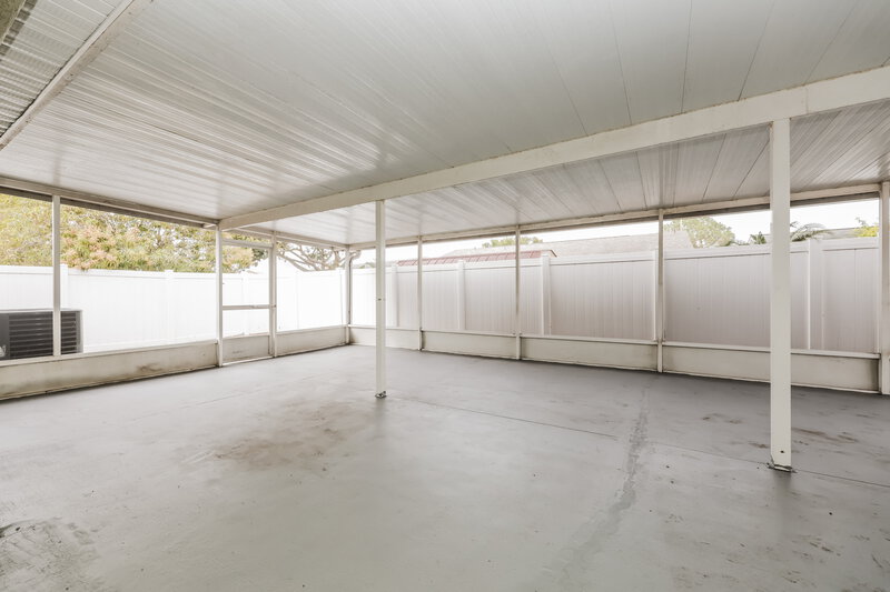 2,220/Mo, 1209 Alpine Lake Dr Brandon, FL 33511 Sun Room View