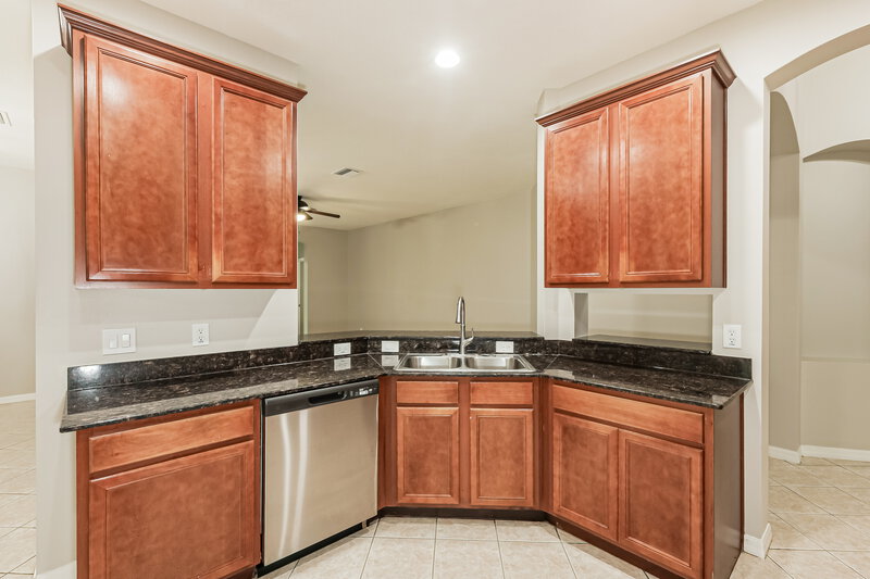 2,505/Mo, 427 Dunaway Dr Valrico, FL 33594 Kitchen View 2