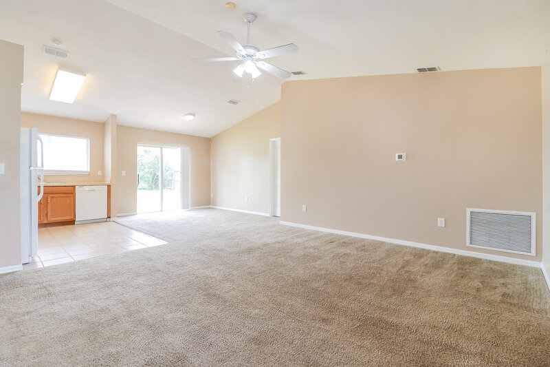 2,125/Mo, 6126 School House Ct Zephyrhills, FL 33545 Living Room View 3