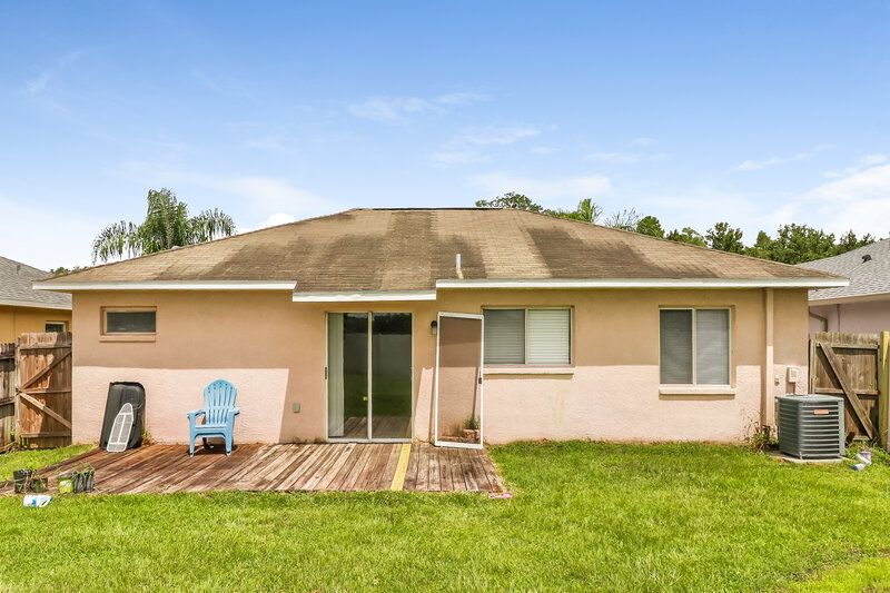 2,125/Mo, 6126 School House Ct Zephyrhills, FL 33545 Rear View
