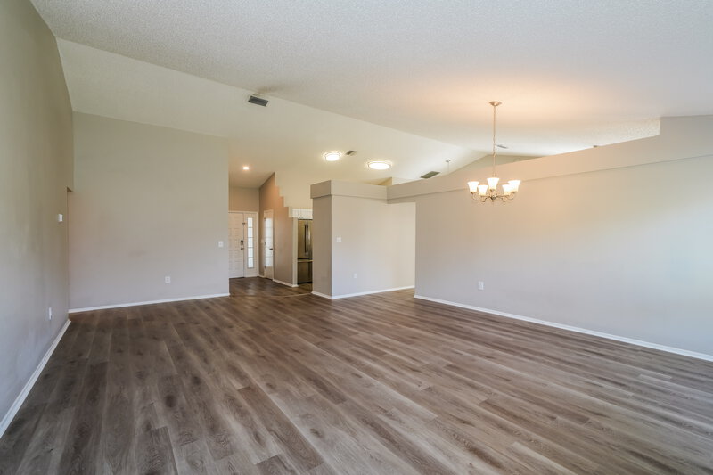 2,555/Mo, 1434 Lakehurst Way Brandon, FL 33511 Living Room View 2