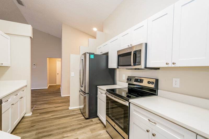 4,310/Mo, 1434 Lakehurst Way Brandon, FL 33511 Kitchen View 2