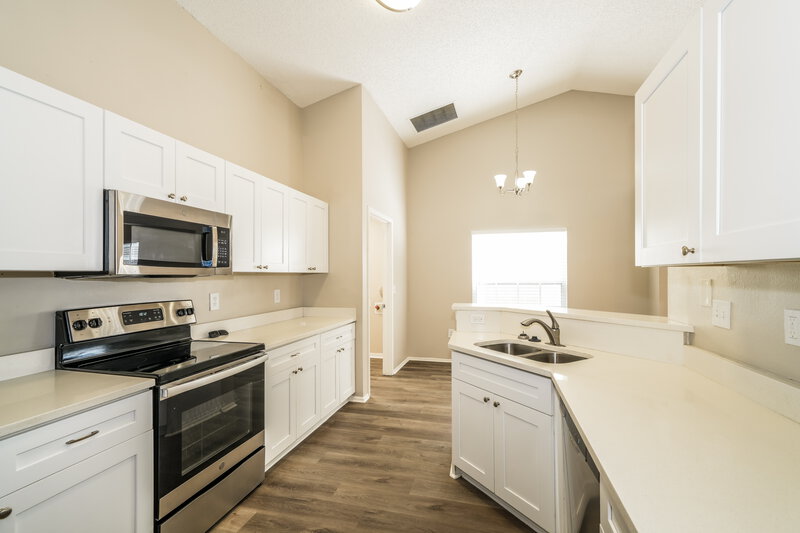 2,555/Mo, 1434 Lakehurst Way Brandon, FL 33511 Kitchen View 2
