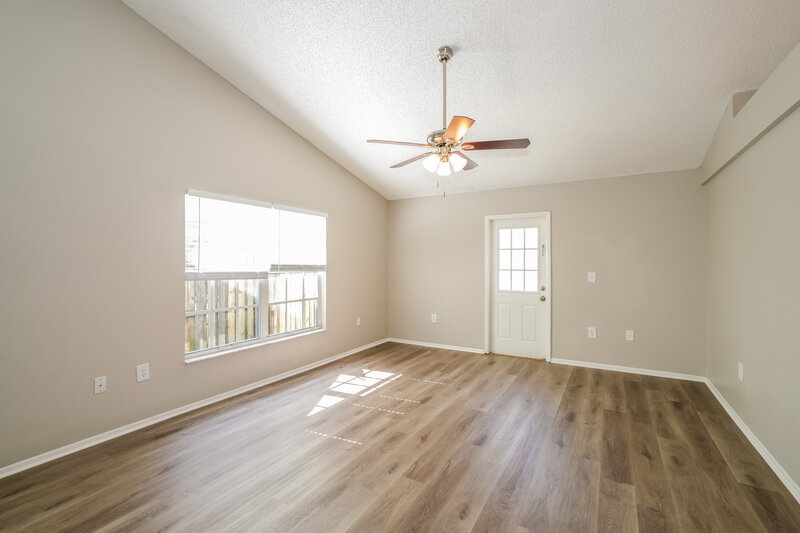 2,555/Mo, 1434 Lakehurst Way Brandon, FL 33511 Family Room View