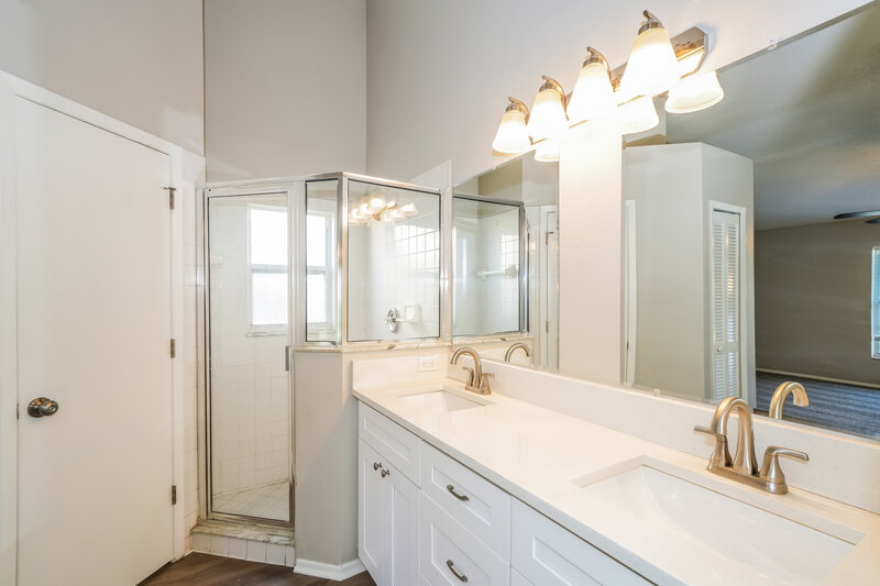 2,555/Mo, 1434 Lakehurst Way Brandon, FL 33511 Main Bathroom View