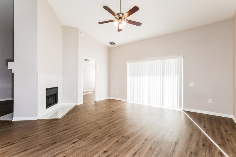 2,315/Mo, 29505 Morningmist Dr Zephyrhills, FL 33543 Living Room View