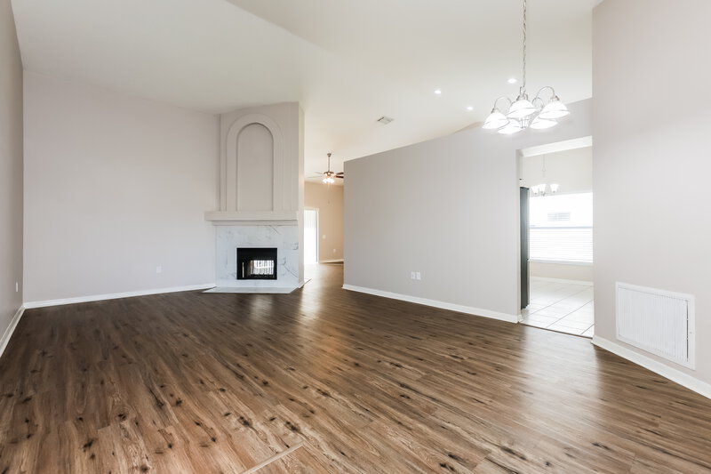 2,315/Mo, 29505 Morningmist Dr Zephyrhills, FL 33543 Dining Room View