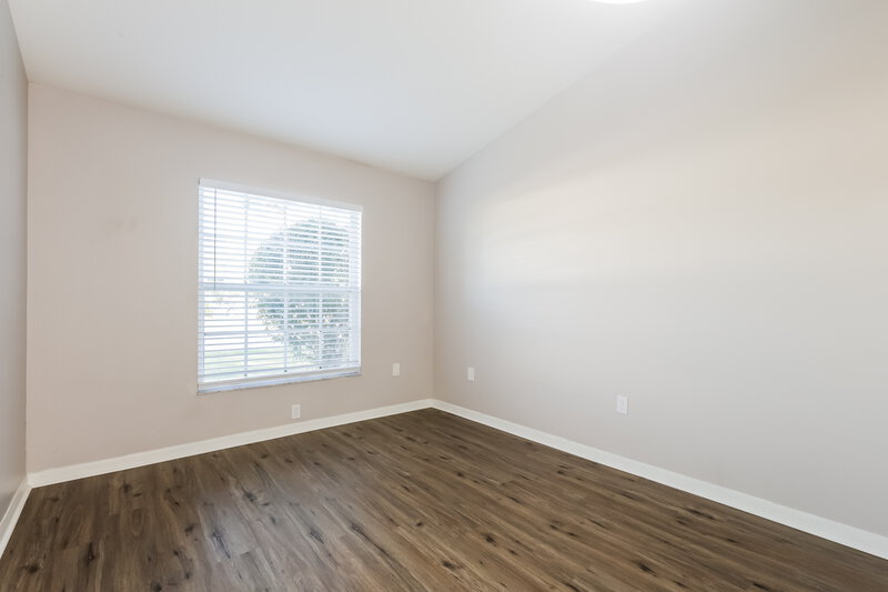 2,315/Mo, 29505 Morningmist Dr Zephyrhills, FL 33543 Bedroom View 2