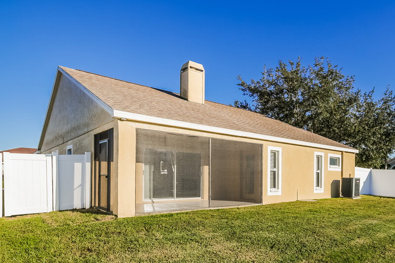 2,315/Mo, 29505 Morningmist Dr Zephyrhills, FL 33543 Rear View