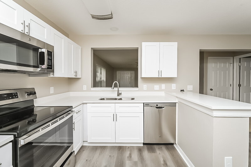 2,255/Mo, 6204 Kiteridge Dr Lithia, FL 33547 Kitchen View