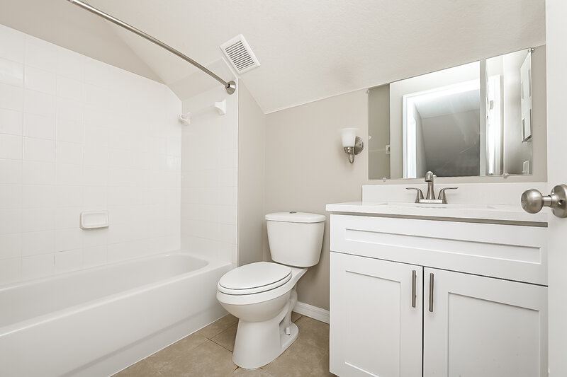 2,255/Mo, 6204 Kiteridge Dr Lithia, FL 33547 Bathroom View