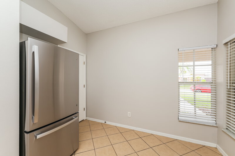 1,960/Mo, 13331 Prestwick Dr Riverview, FL 33579 Kitchen View 2