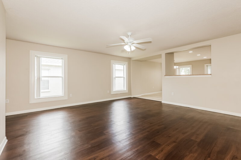 2,250/Mo, 2292 Blackwood Dr Mulberry, FL 33860 Living Room View 2