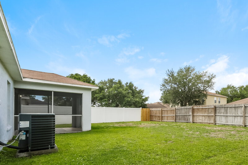 2,250/Mo, 2292 Blackwood Dr Mulberry, FL 33860 Rear View