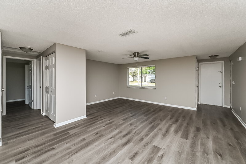 3,560/Mo, 643 Pine Forest Dr Brandon, FL 33511 Living Room View