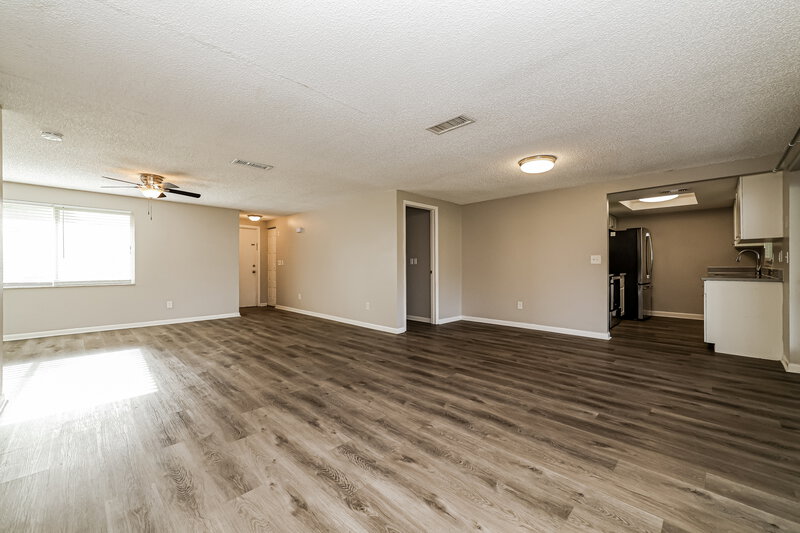 2,065/Mo, 643 Pine Forest Dr Brandon, FL 33511 Living Room View