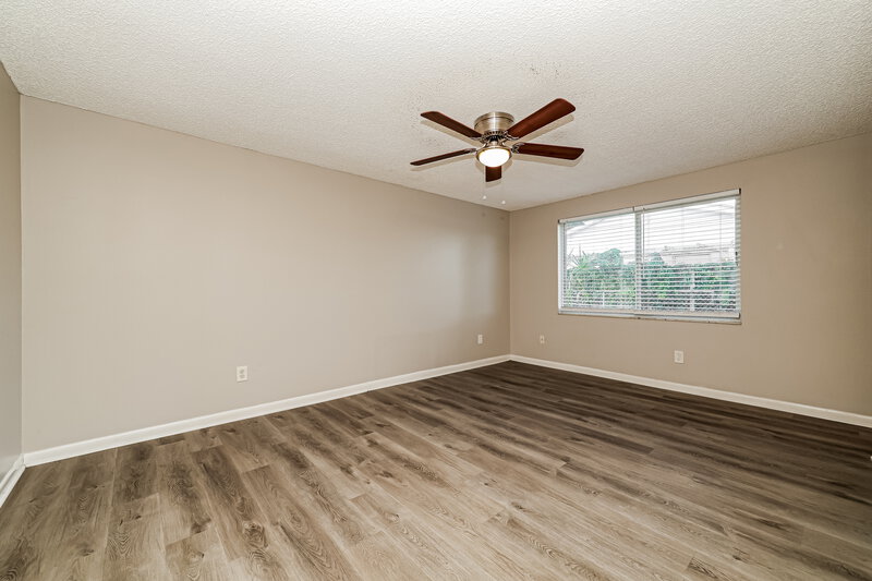 2,065/Mo, 643 Pine Forest Dr Brandon, FL 33511 Main Bedroom View