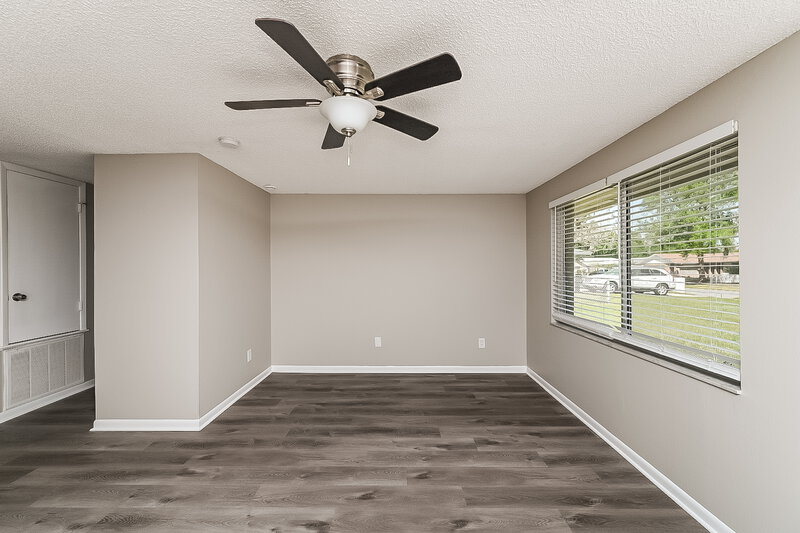 3,560/Mo, 643 Pine Forest Dr Brandon, FL 33511 Bedroom View 3