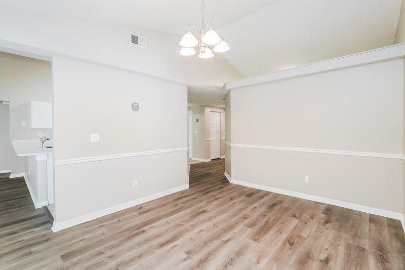 2,425/Mo, 1352 Foxboro Dr Brandon, FL 33511 Dining Room View 2
