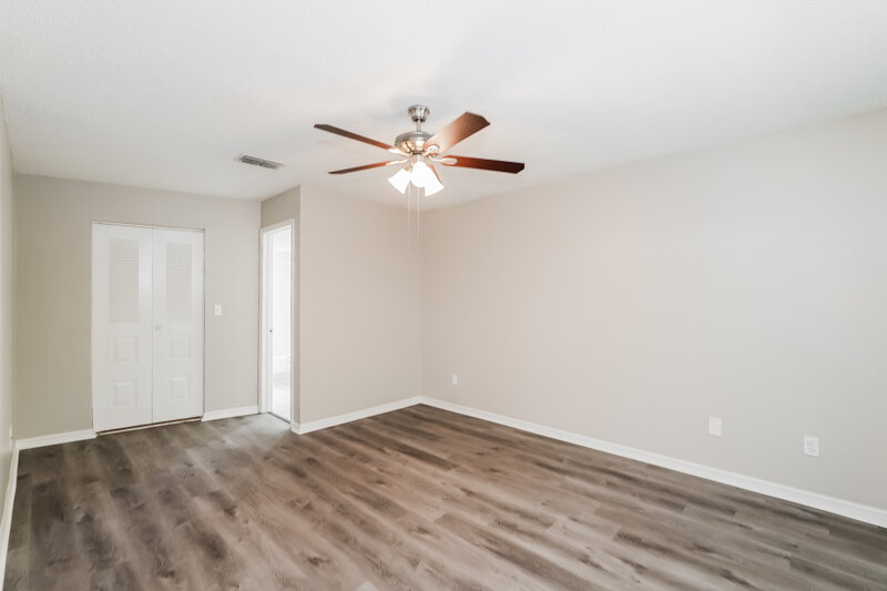 2,425/Mo, 1352 Foxboro Dr Brandon, FL 33511 Main Bedroom View 2