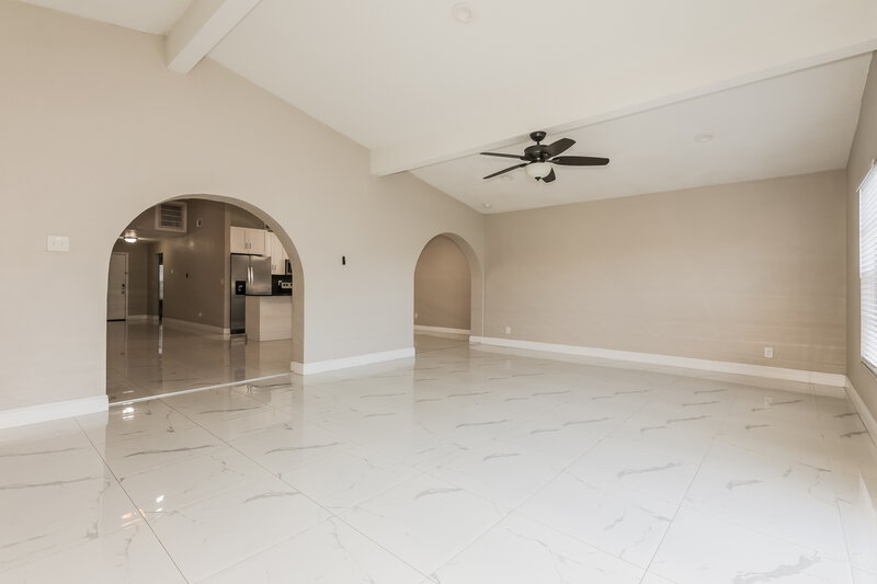 2,490/Mo, 1735 Tarah Trace Dr Brandon, FL 33510 Living Room View 2