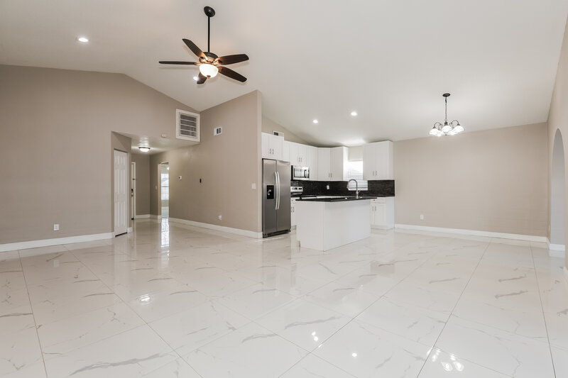 2,490/Mo, 1735 Tarah Trace Dr Brandon, FL 33510 Family Room View